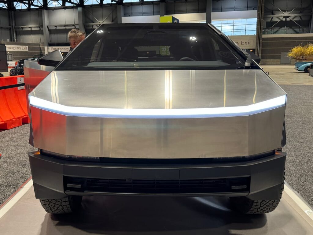 Tesla Cybertruck - View 2